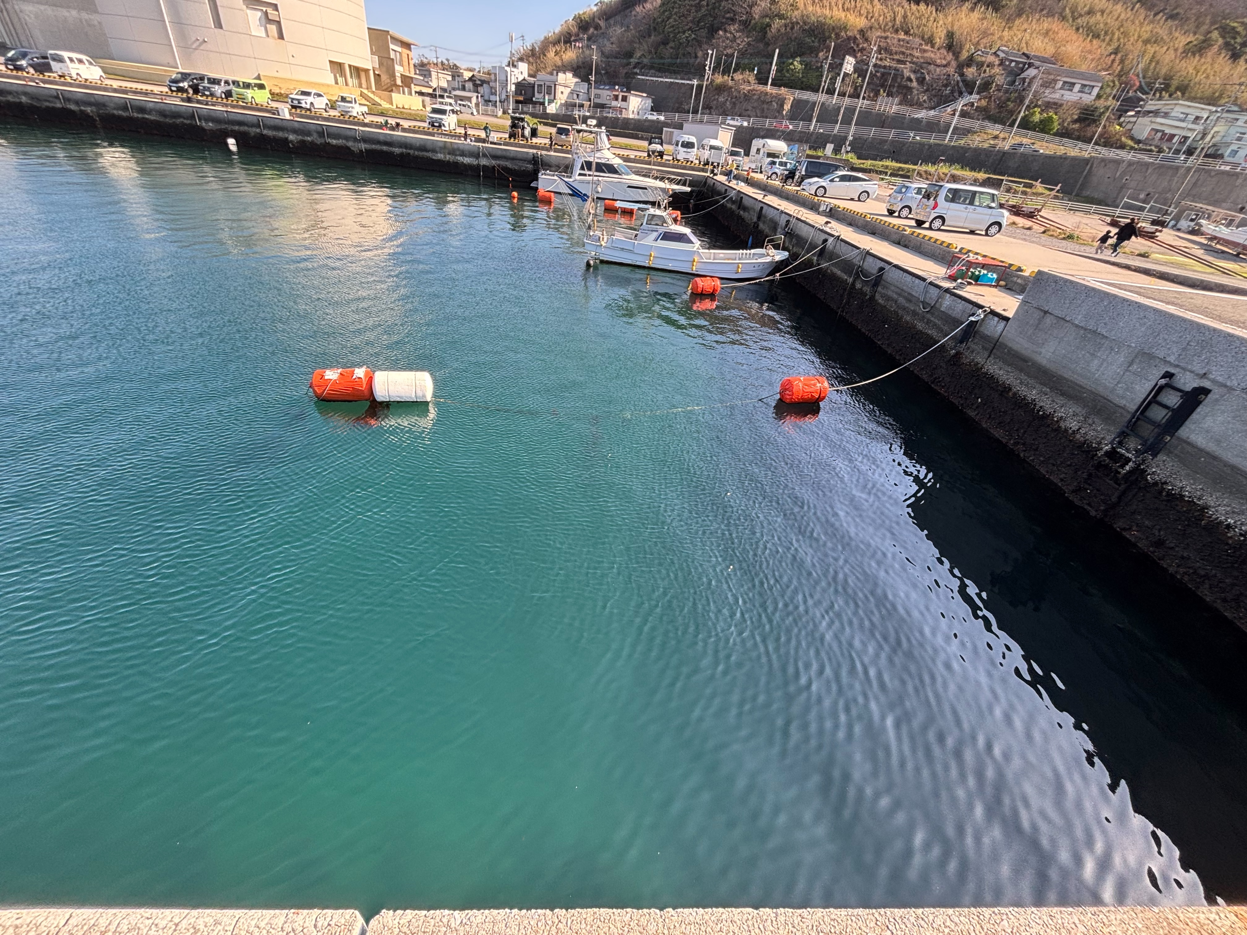 金山港 - サビキ釣りで一番釣果が上がりやすいのは港内最奥。湾内ではここ
